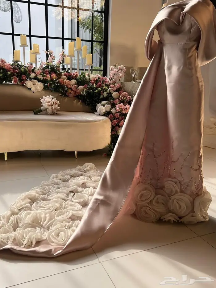 فستان ملكة فخم جدا 0