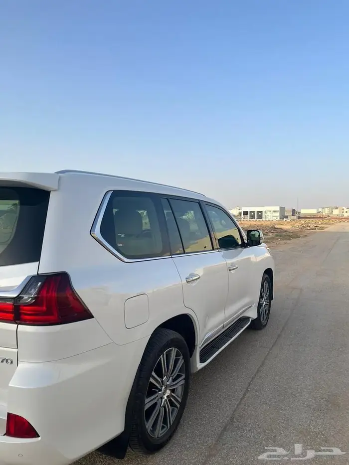 جيب لكزس LX 2016 9