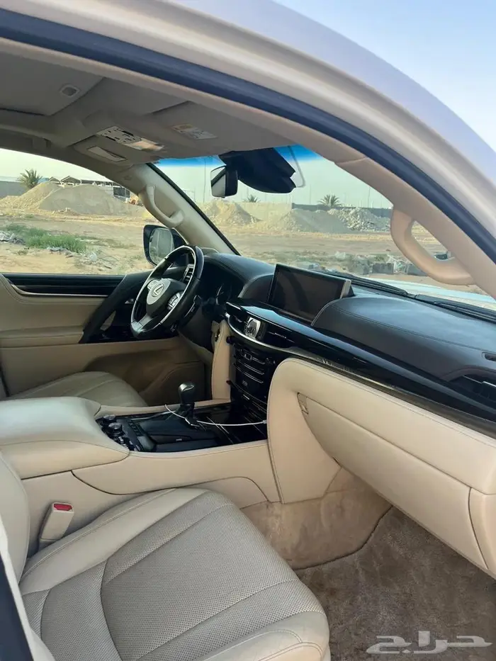 جيب لكزس LX 2016 3