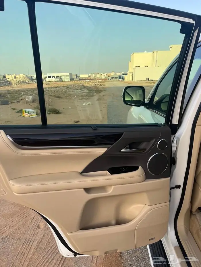 جيب لكزس LX 2016 4