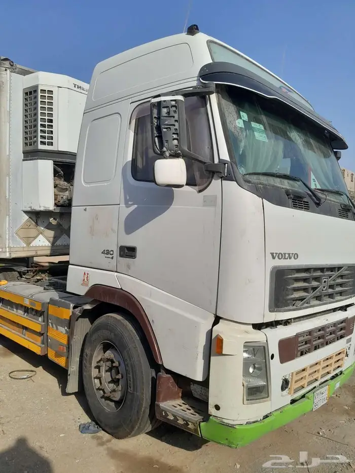 راس شاحنه فولفو 2007 بحاله جيده مفحوص مجدد القير اتمتك 3