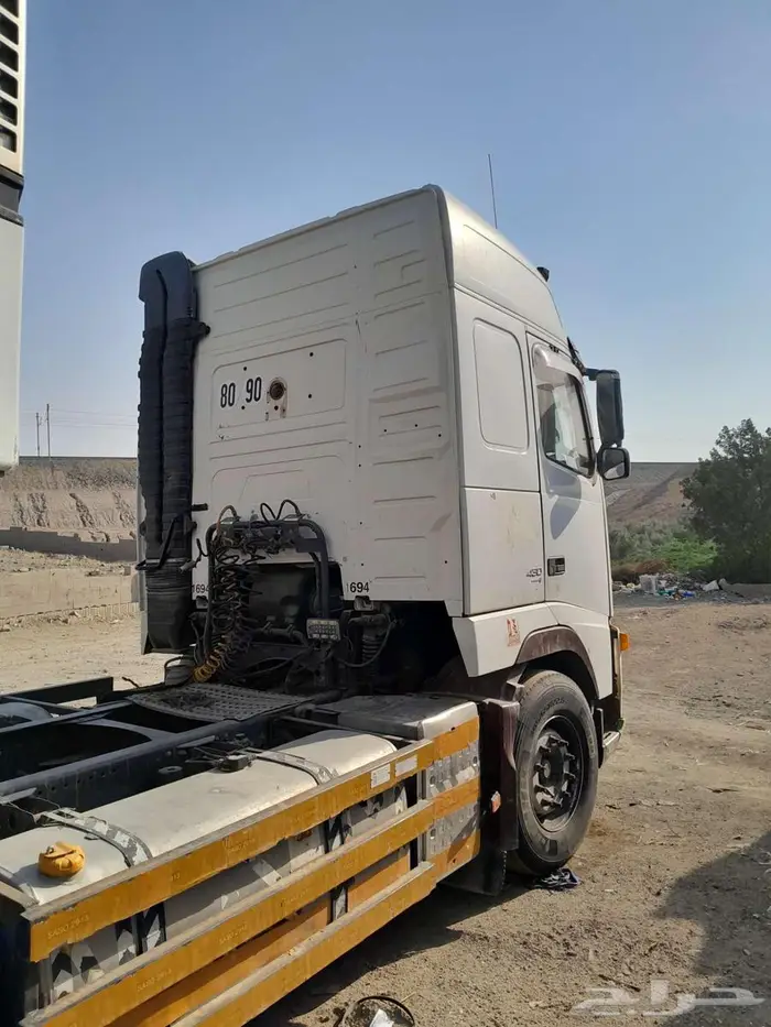 راس شاحنه فولفو 2007 بحاله جيده مفحوص مجدد القير اتمتك 5