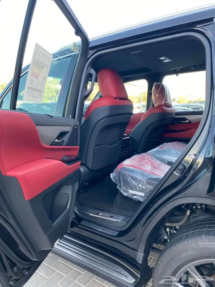 لكزس اف اسبوت الساير موديل 2025 عداد 10 الاف كم فقط 14