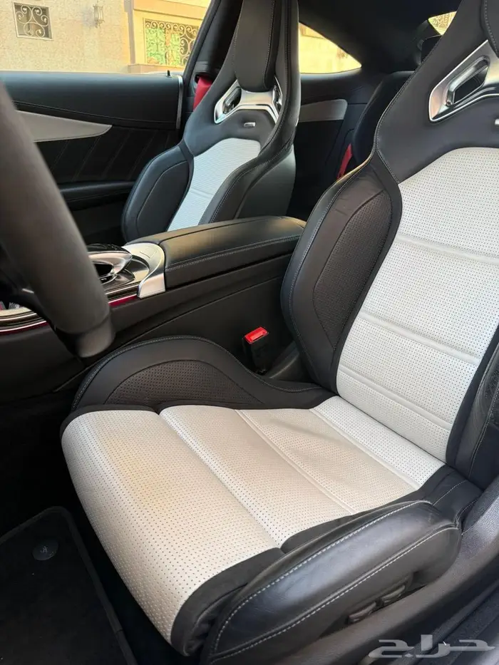 AMG C63s 2020 بحالة الوكالة ممشى قليل 14