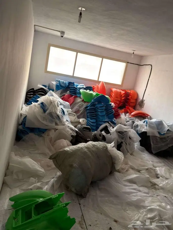 للبيع   جميع أنواع كفرات  والرفارف الدبابات متوفرة الآن 4