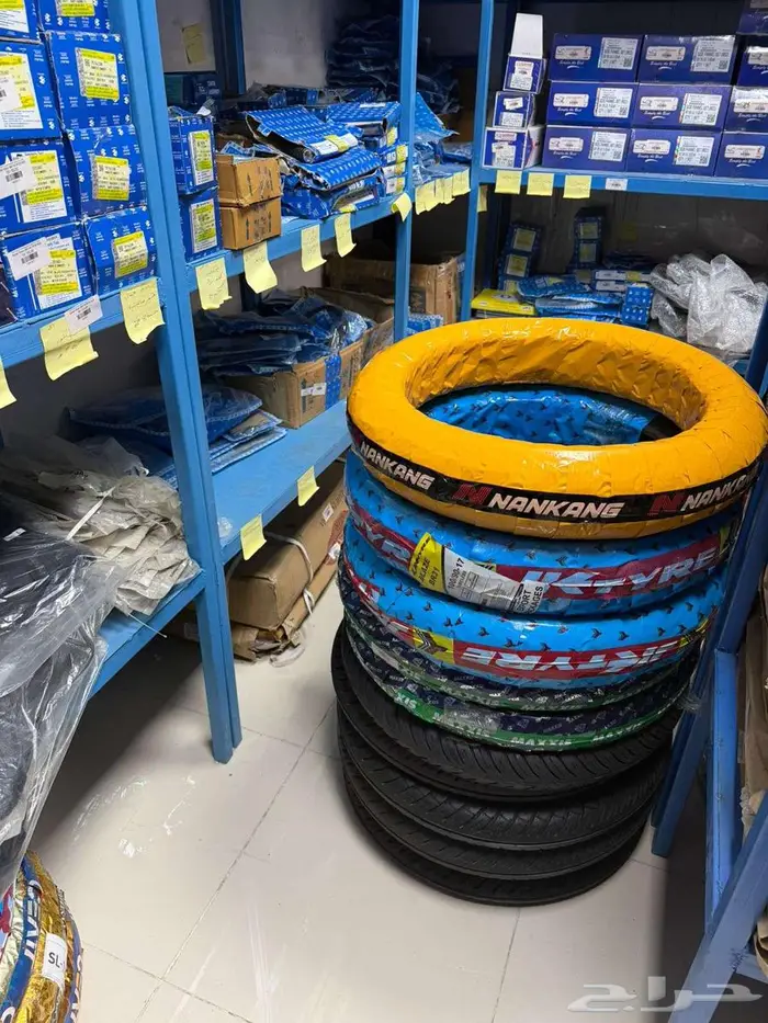 للبيع   جميع أنواع كفرات  والرفارف الدبابات متوفرة الآن 1