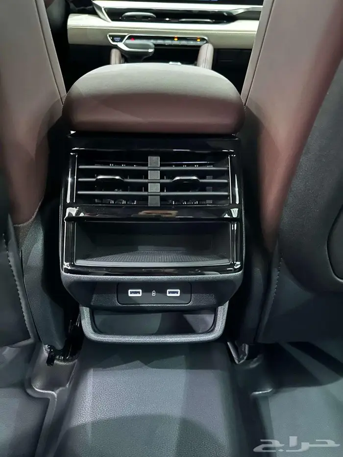 سياره جيلي مونجارو ابيض2024 10