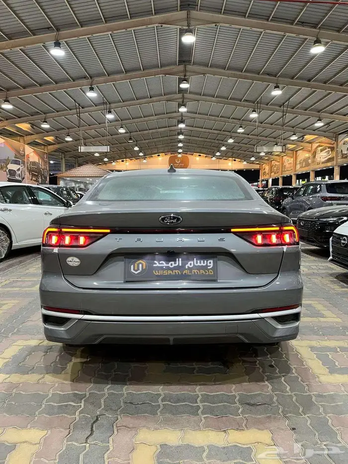 عرض خاص فورد تورس امبيانتي 2026 رمادي 4