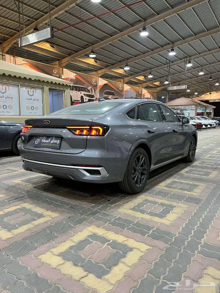 عرض خاص فورد تورس امبيانتي 2026 رمادي 2