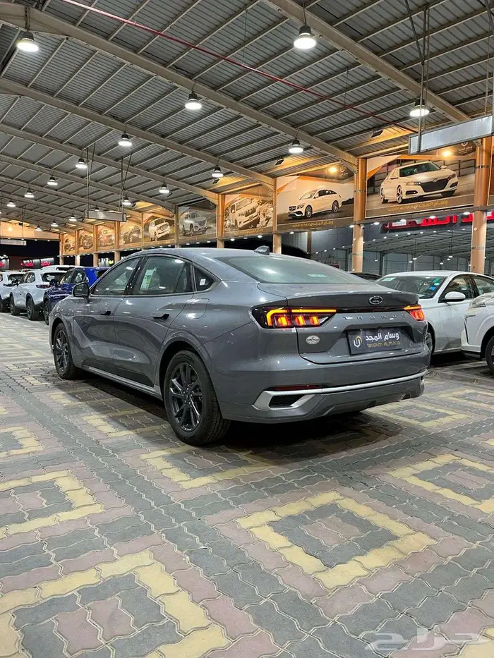 عرض خاص فورد تورس امبيانتي 2026 رمادي 3