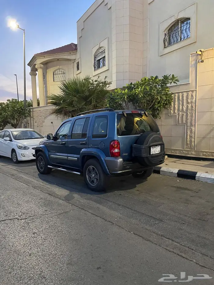 جيب شاروكي ليبرتي 2004 4