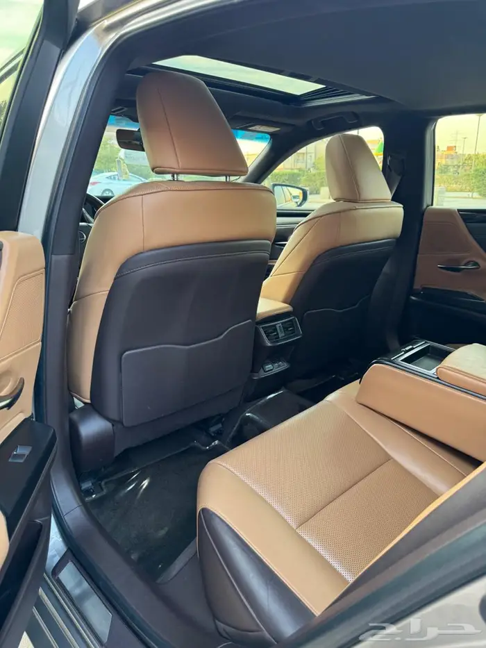 لكزس Es 2021 عبداللطيف جميل 3