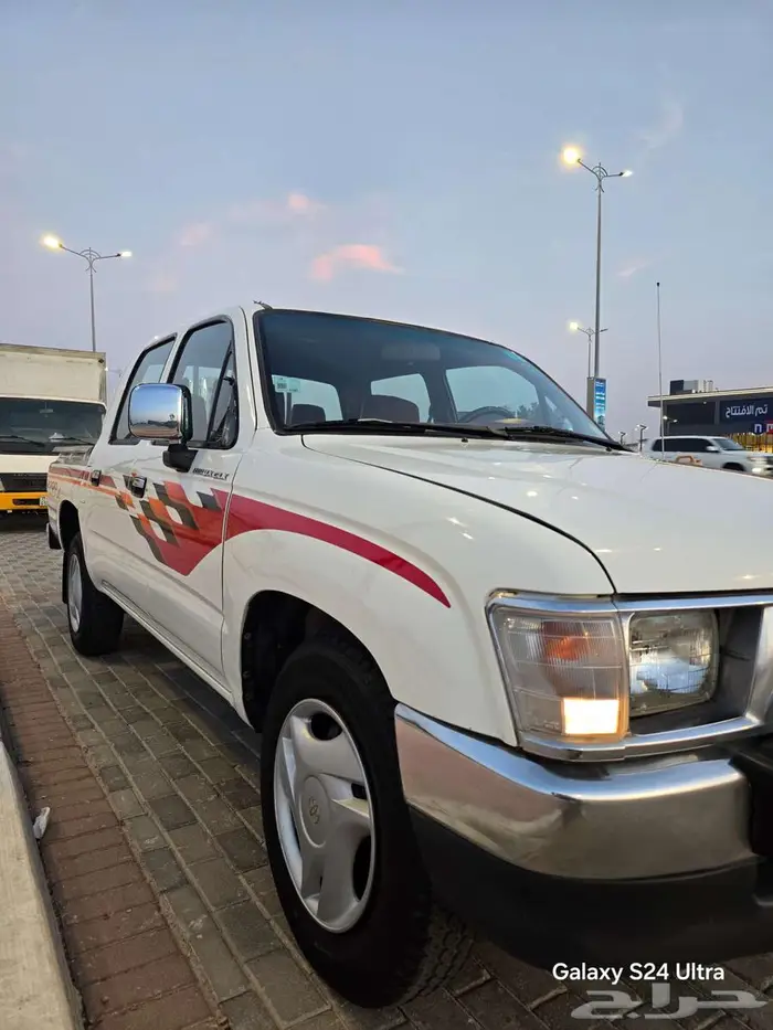 للبيع هايلكس 98 غمارتين 8