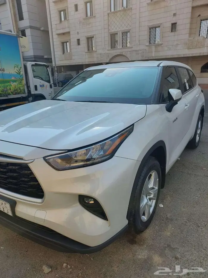 (4x2) 2024 LE تويوتا هايلاندر 2