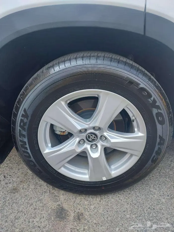 (4x2) 2024 LE تويوتا هايلاندر 5