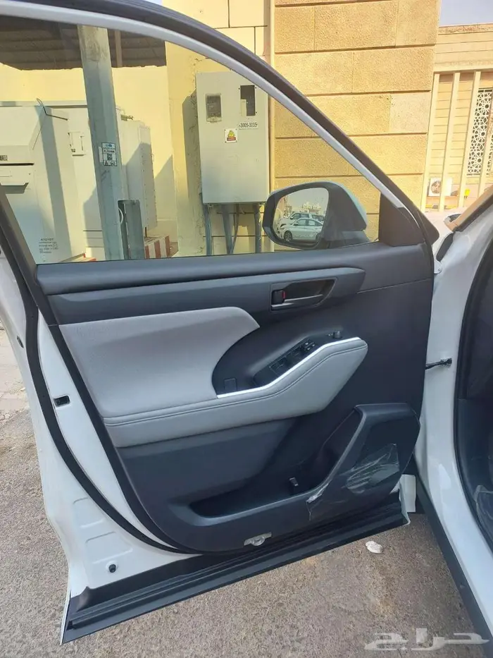 (4x2) 2024 LE تويوتا هايلاندر 6