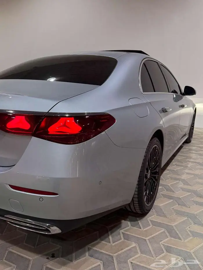 مرسيدس E200 موديل 2025 5