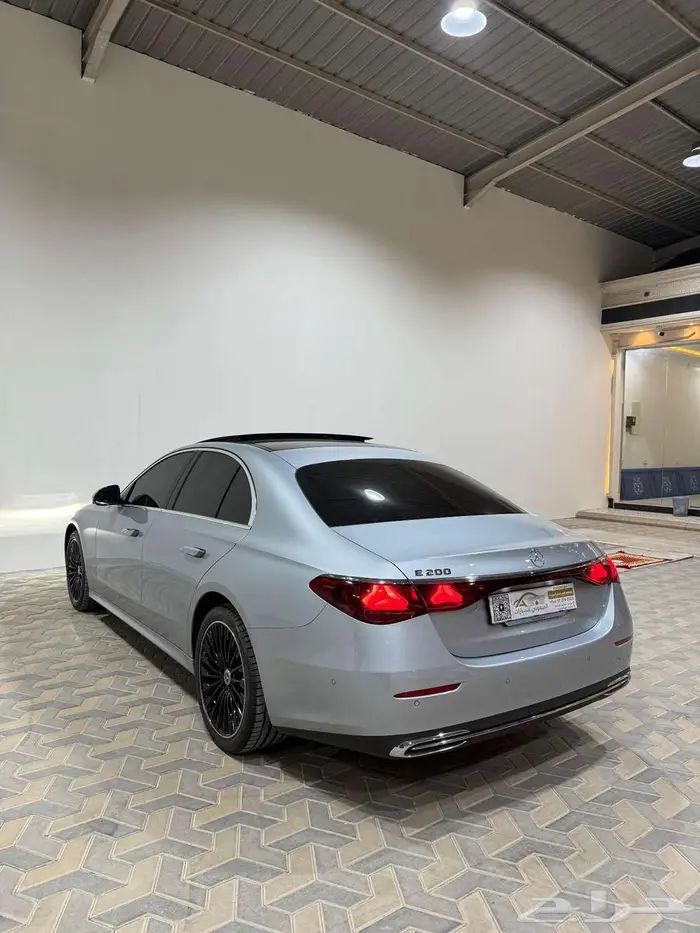 مرسيدس E200 موديل 2025 3