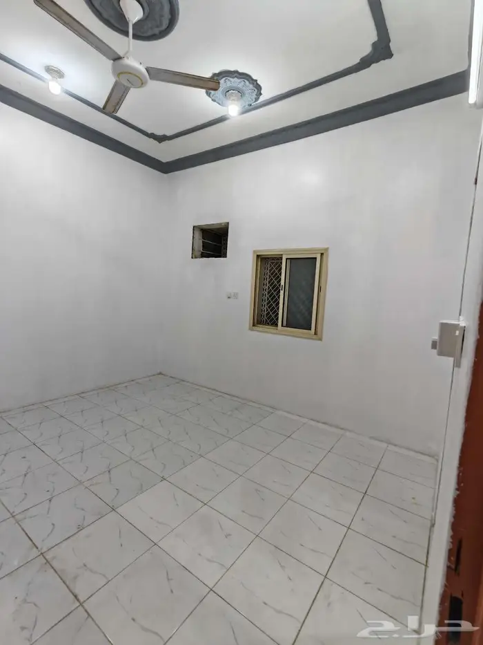 العيدابي خلف السجن 1