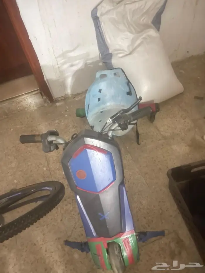 سكوترين و سيكل رياضي وسياكل أخرى مافيها شي 4
