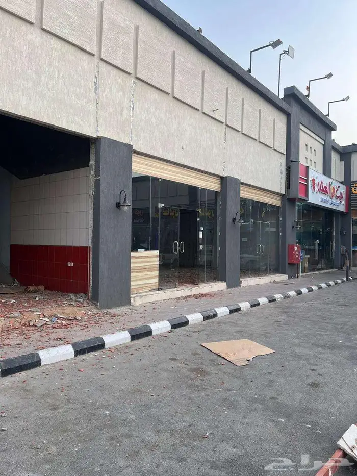 معارض تجارية بموقع إستراتيجي على طريق مكة - الهدا 3