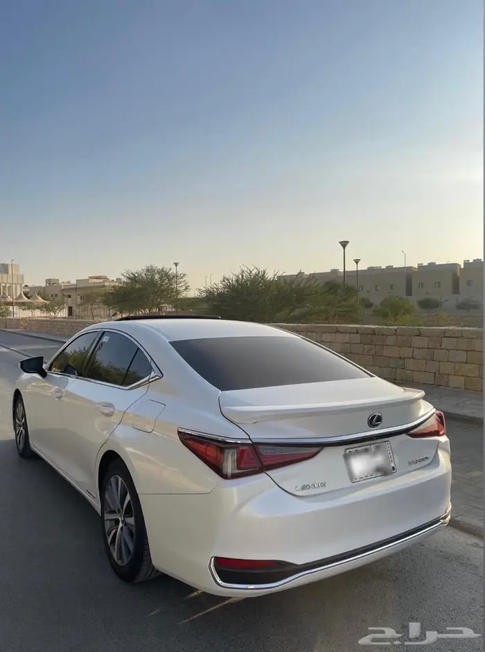 للبيع لكزس موديل 2021 5