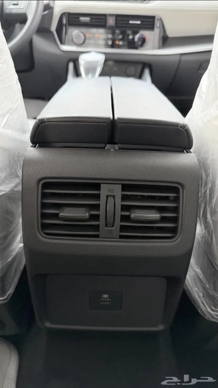 نيسان اكس تريل بدون دبل ستاندر 2025- معرض المملكه الدولي 3