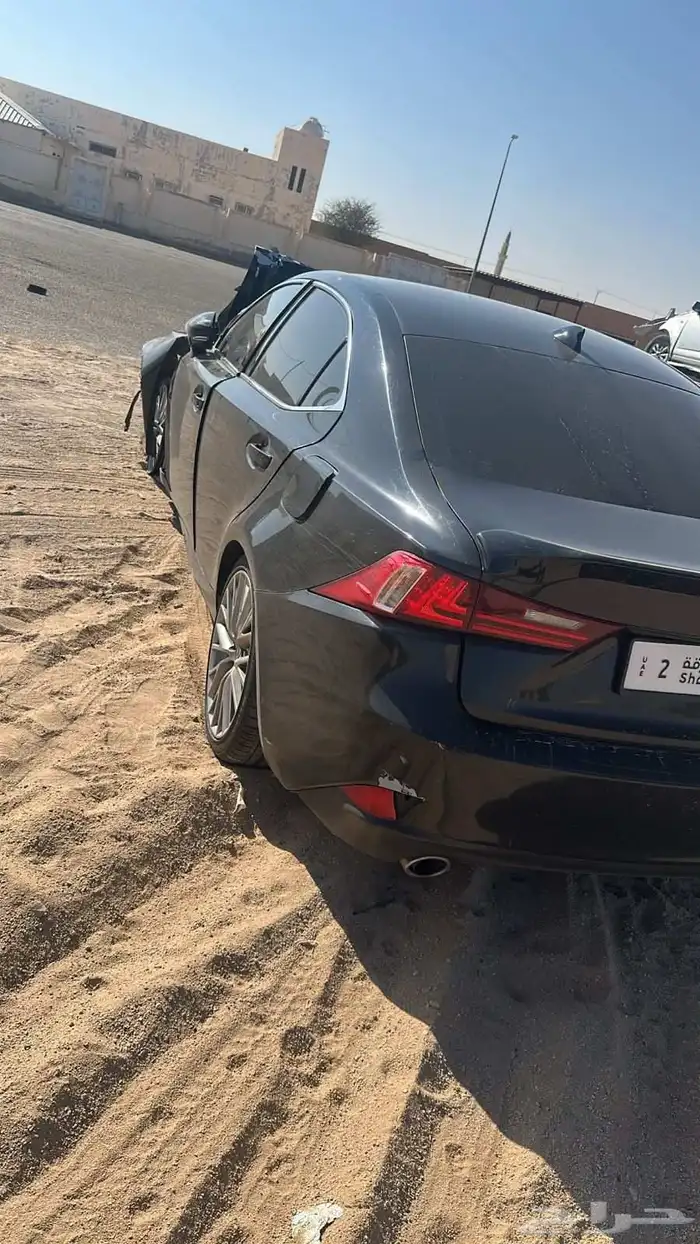 لكزس اي اس 300 مصدومه للبيع 3