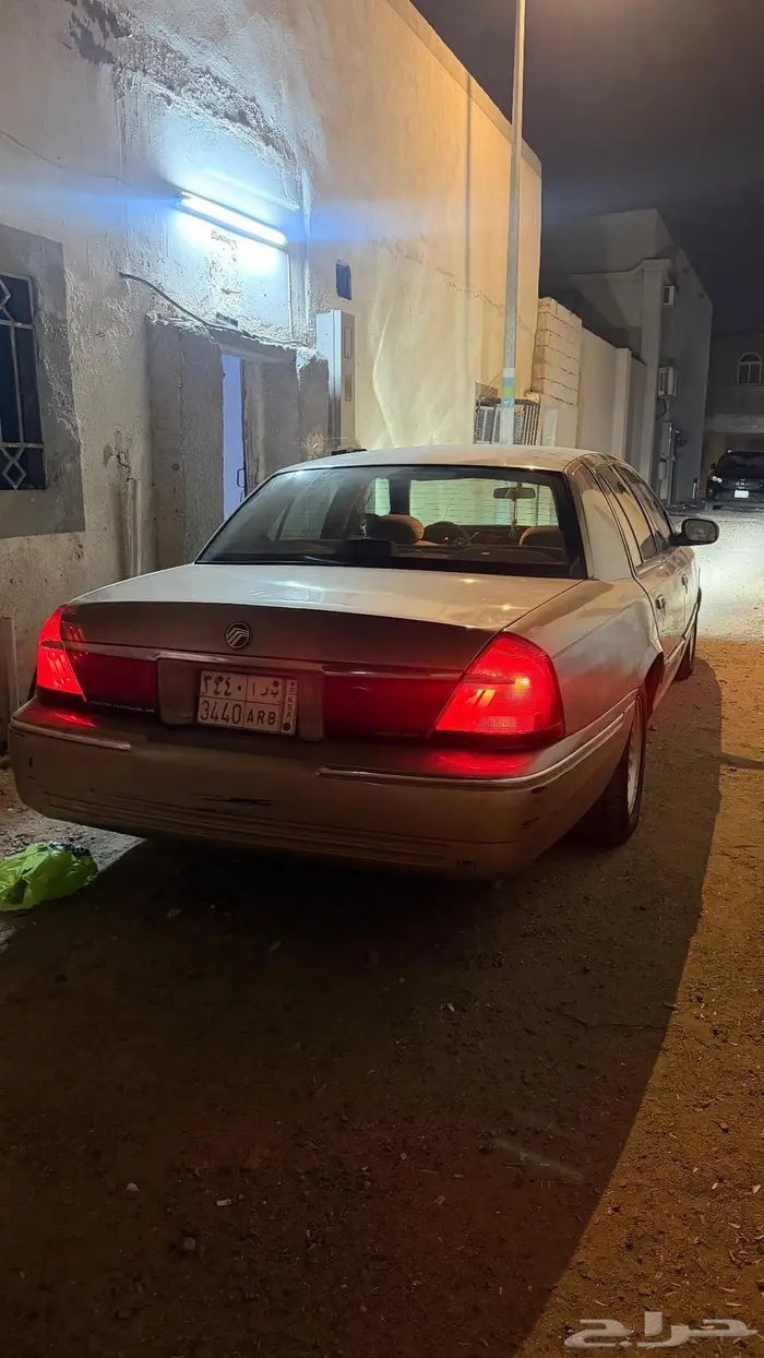 فوردماركيز2002 7