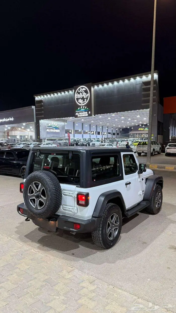 جيب رانجلر سبورت ربع موديل 2021 عداد 132000 3