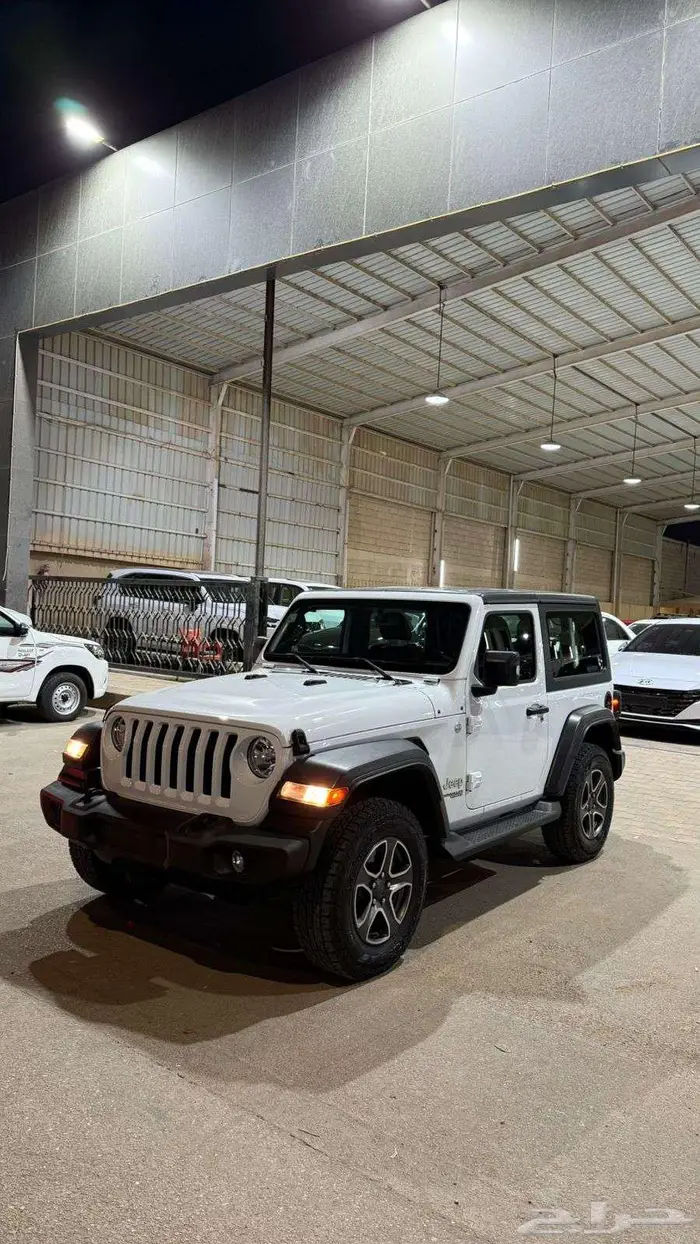 جيب رانجلر سبورت ربع موديل 2021 عداد 132000 1