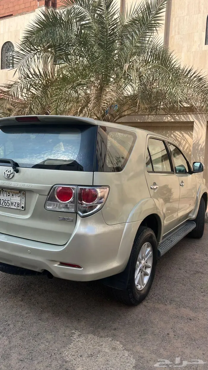 Toyota fortuner 2012 automatic 6