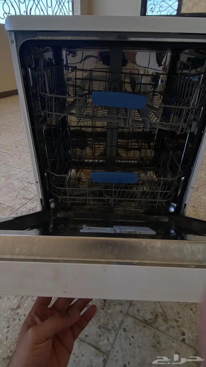 غسالة صحون وجهاز سوني برو فور 1