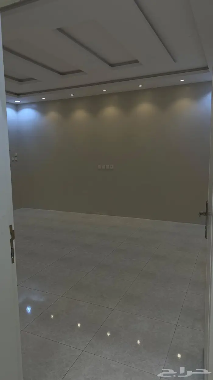 ملحق مدخل وسطح مستقل الوسام 3 8