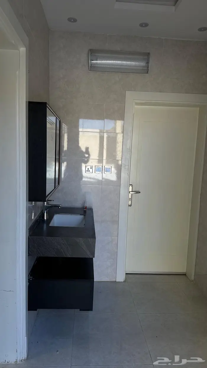 ملحق مدخل وسطح مستقل الوسام 3 7