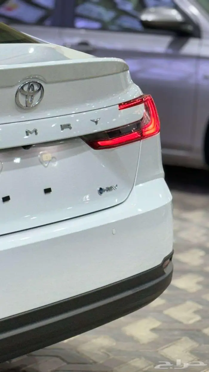 تويوتا كامري LE هايبرد 2025 18