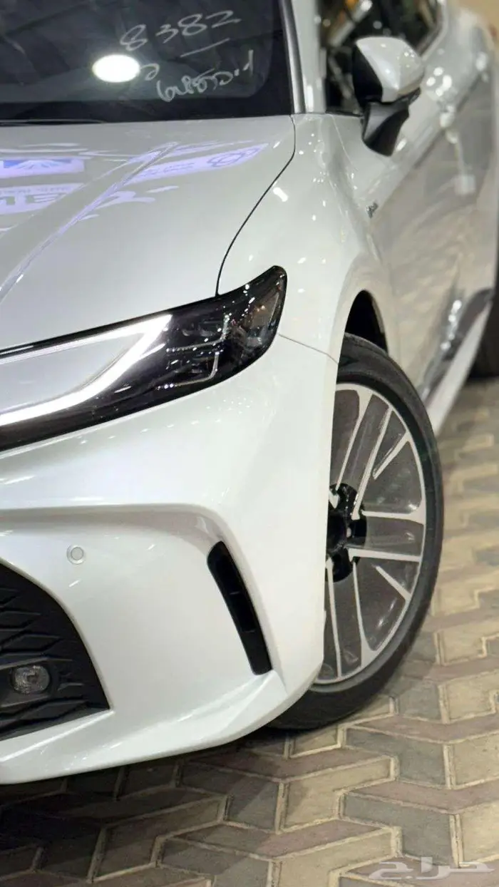 تويوتا كامري LE هايبرد 2025 1