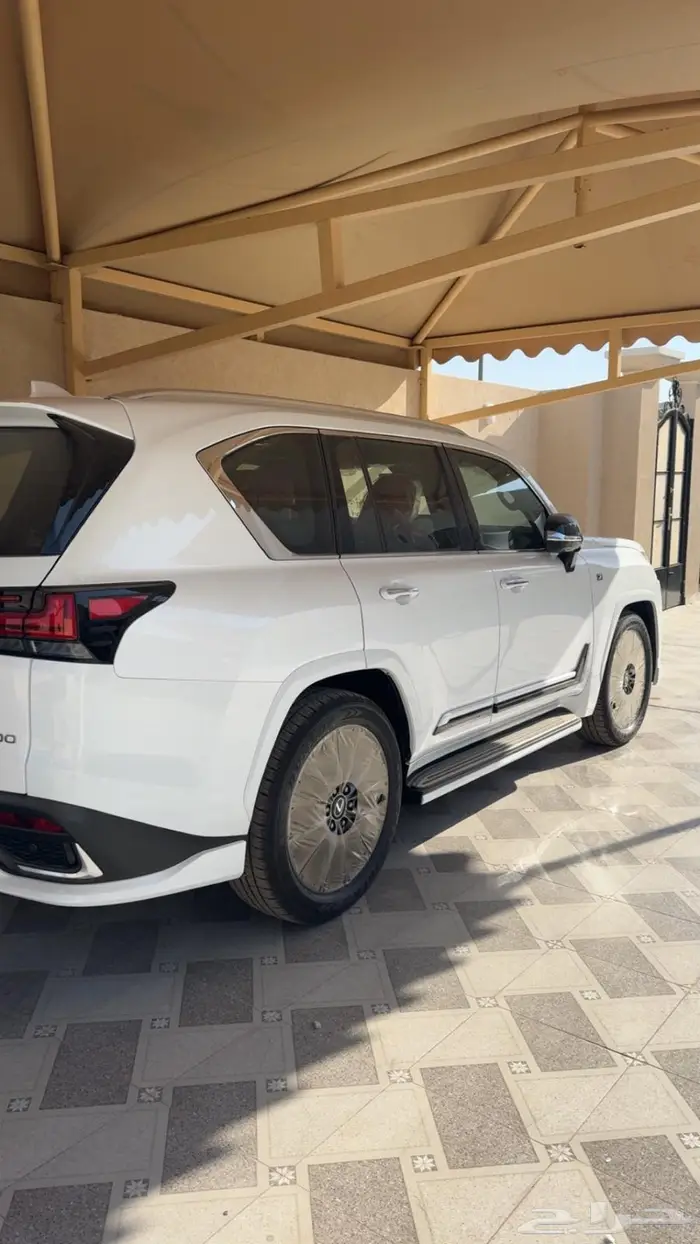 لكزس 25 اف سبورت سعودي 1