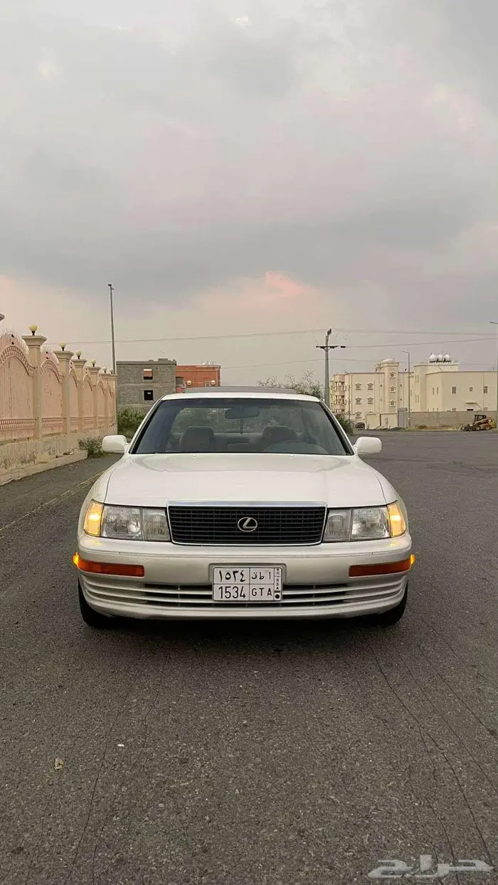 لكزس LS 400 موديل 1990 1