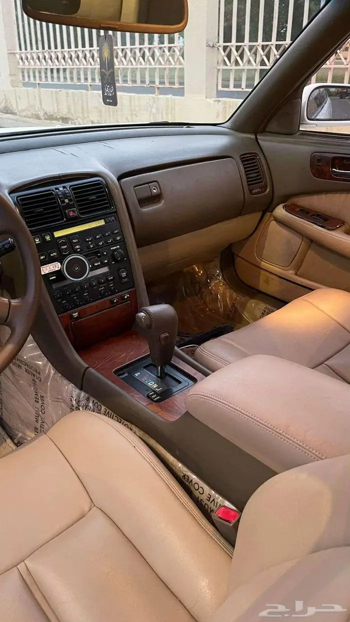 لكزس LS 400 موديل 1990 36