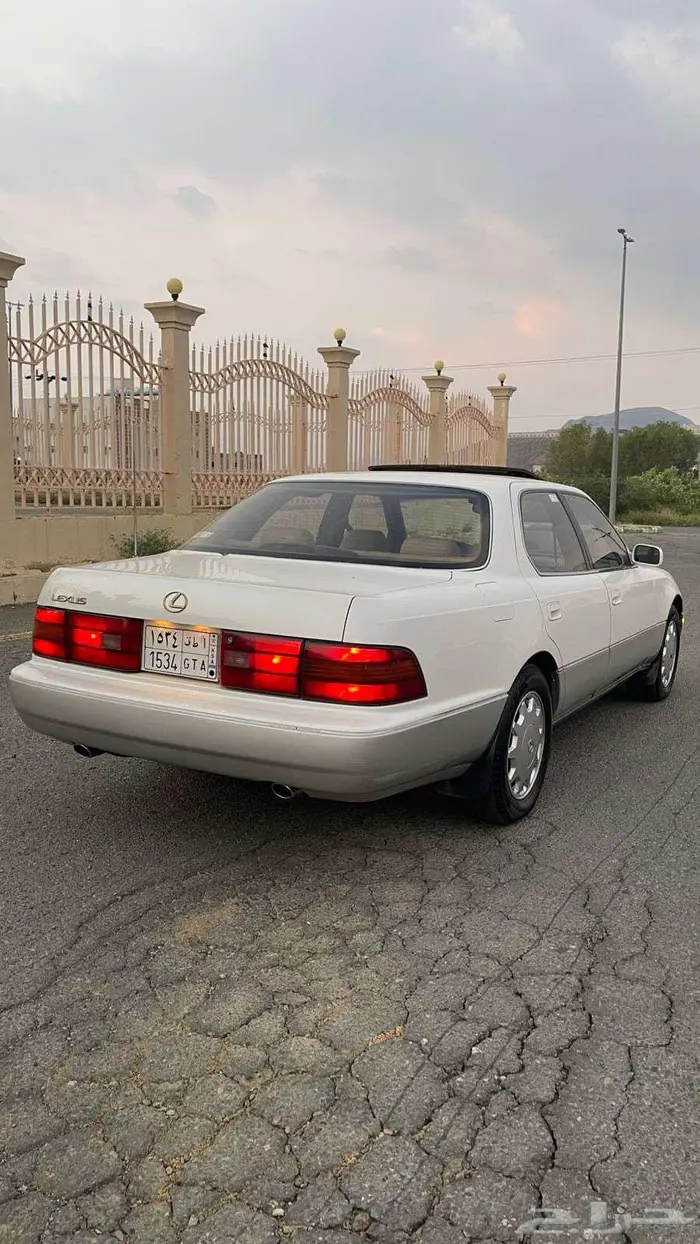 لكزس LS 400 موديل 1990 5