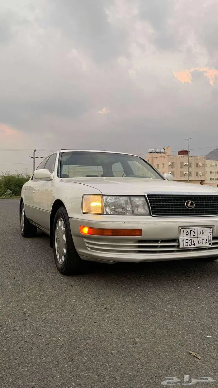 لكزس LS 400 موديل 1990 9