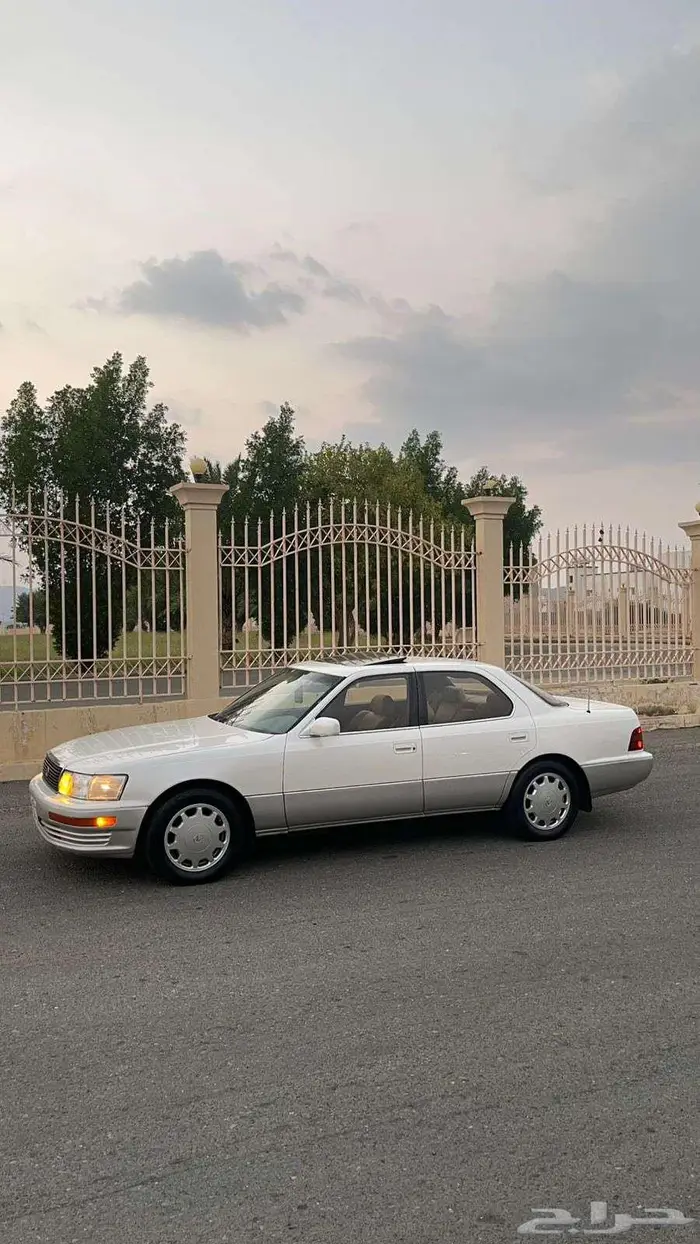 لكزس LS 400 موديل 1990 10