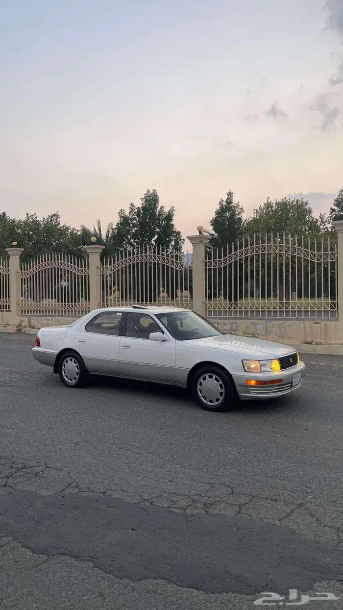 لكزس LS 400 موديل 1990 11