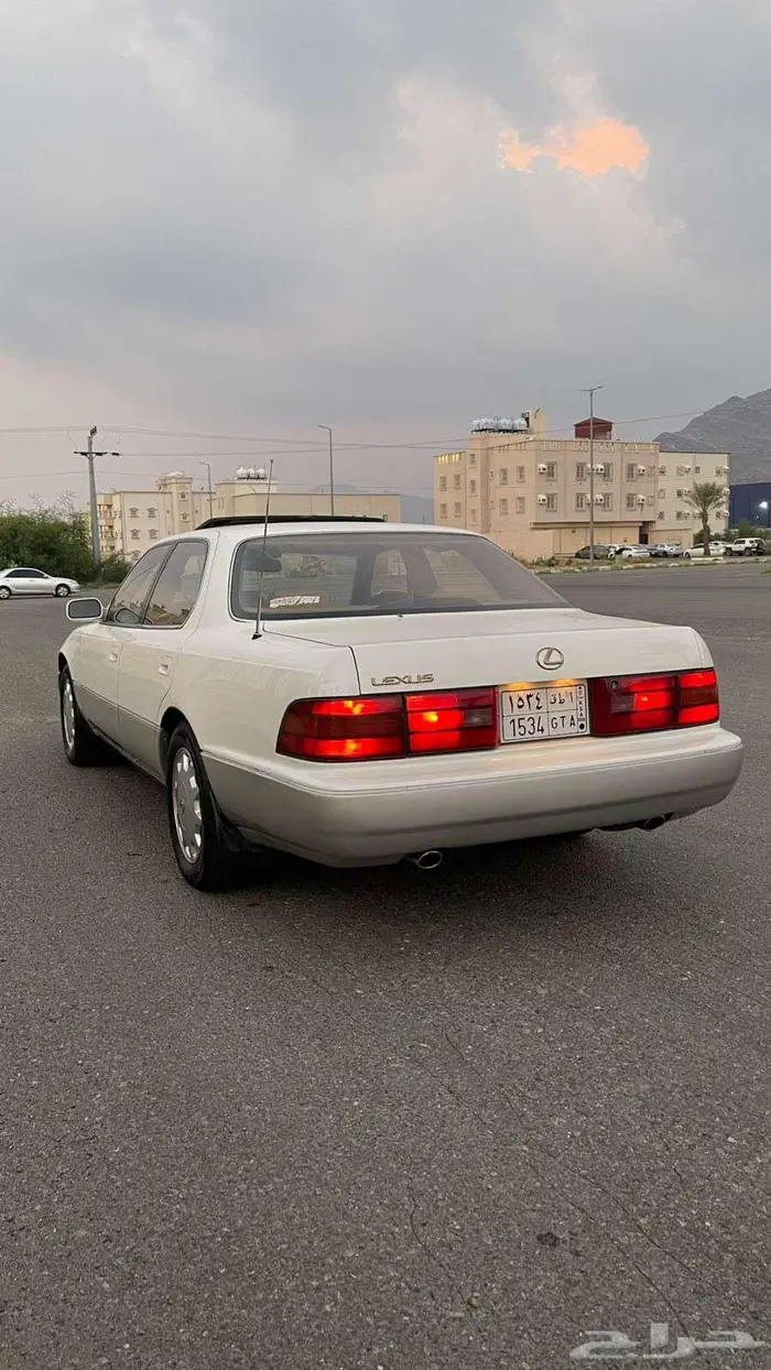 لكزس LS 400 موديل 1990 13