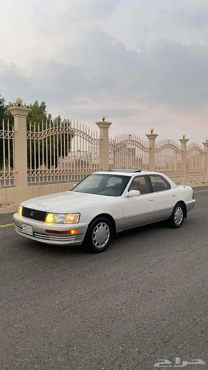 لكزس LS 400 موديل 1990 0