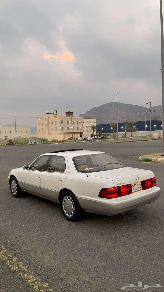 لكزس LS 400 موديل 1990 18