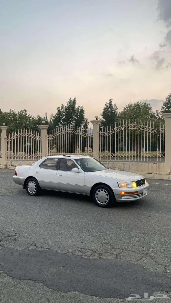 لكزس LS 400 موديل 1990 20