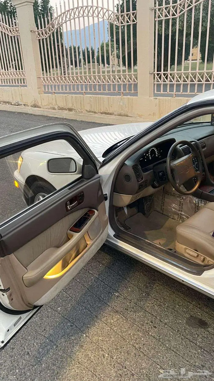 لكزس LS 400 موديل 1990 30