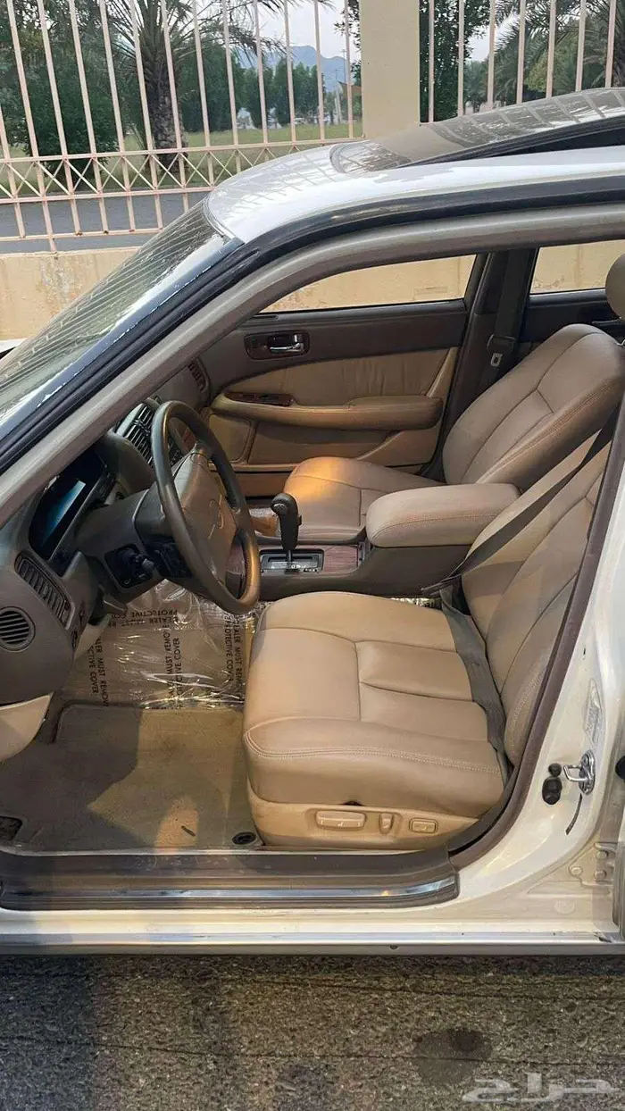 لكزس LS 400 موديل 1990 37